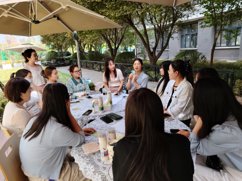 我校心理中心开展心理专干团队建设之OH卡体验活动
