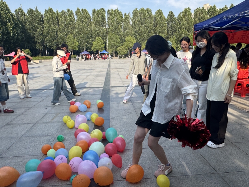 1-土木工程学院—情绪气球大爆炸_副本.jpg